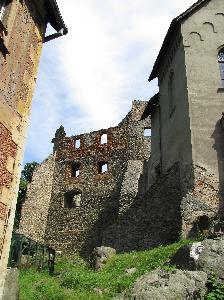 Zagórze Śląskie - Zamek Grodno, sucha fosa, zamek wysoki