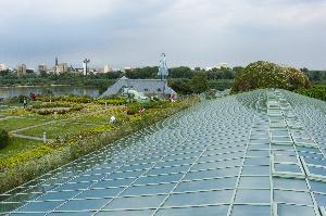 Warszawa - ogród na dachu Biblioteki Uniwersyteckiej