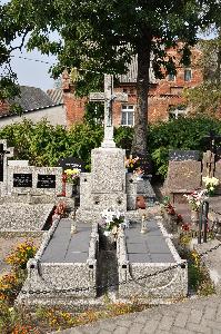 Złotoria - cmentarz przykościelny