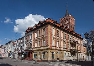 Brodnica - kamienice na rogu ul. Farnej i Kopernika