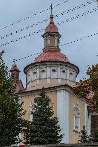 Brzeziny - kościół pw. Podwyższenia Krzyża Św.