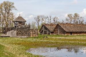 Biskupin - osada łużycka