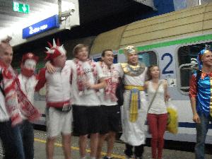 Kibice piłki nożnej przyjeżdżający na Euro 2012