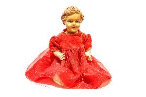 Lalka w czerwonej sukience